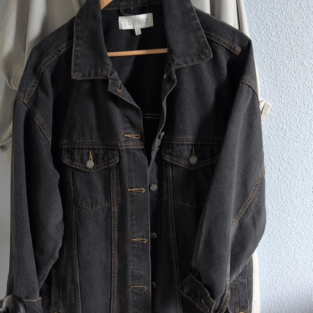 Veveret Black Denim Jacket for Women
